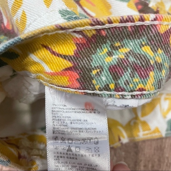 Sunflower Printed High Waisted Shorts Size 25 - Picture 3 of 5